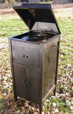 Phonola Gramophone Model 3 (01).jpg